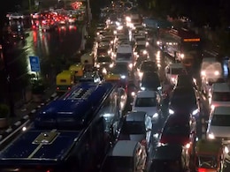 Heavy Traffic Witnessed In Central Delhi Due To Full Dress Rehearsal For Republic Day Parade Heavy Traffic Witnessed In Central Delhi Due To Full Dress Rehearsal For Republic Day Parade