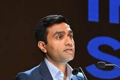 विड़िन्यन पोर्ट, मदरशिप सैन फर्नांडो के स्वागत में बोले करण अदाणी, 'आज ऐतिहासिक दिन है'