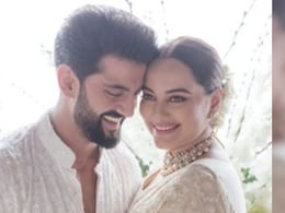 सोनाक्षी सिन्हा ने शादी में पहनी मां की साड़ी, बोलीं- हमें कपड़े चुनने में केवल 5 मिनट... सोनाक्षी सिन्हा ने शादी में पहनी मां की साड़ी, बोलीं- हमें कपड़े चुनने में केवल 5 मिनट...