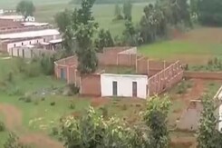 Madhya Pradesh के Singrauli में निर्माणाधीन Highway पर अचानक बने सैकड़ों घर, ज़्यादा मुआवज़ा बना वजह Madhya Pradesh के Singrauli में निर्माणाधीन Highway पर अचानक बने सैकड़ों घर, ज़्यादा मुआवज़ा बना वजह