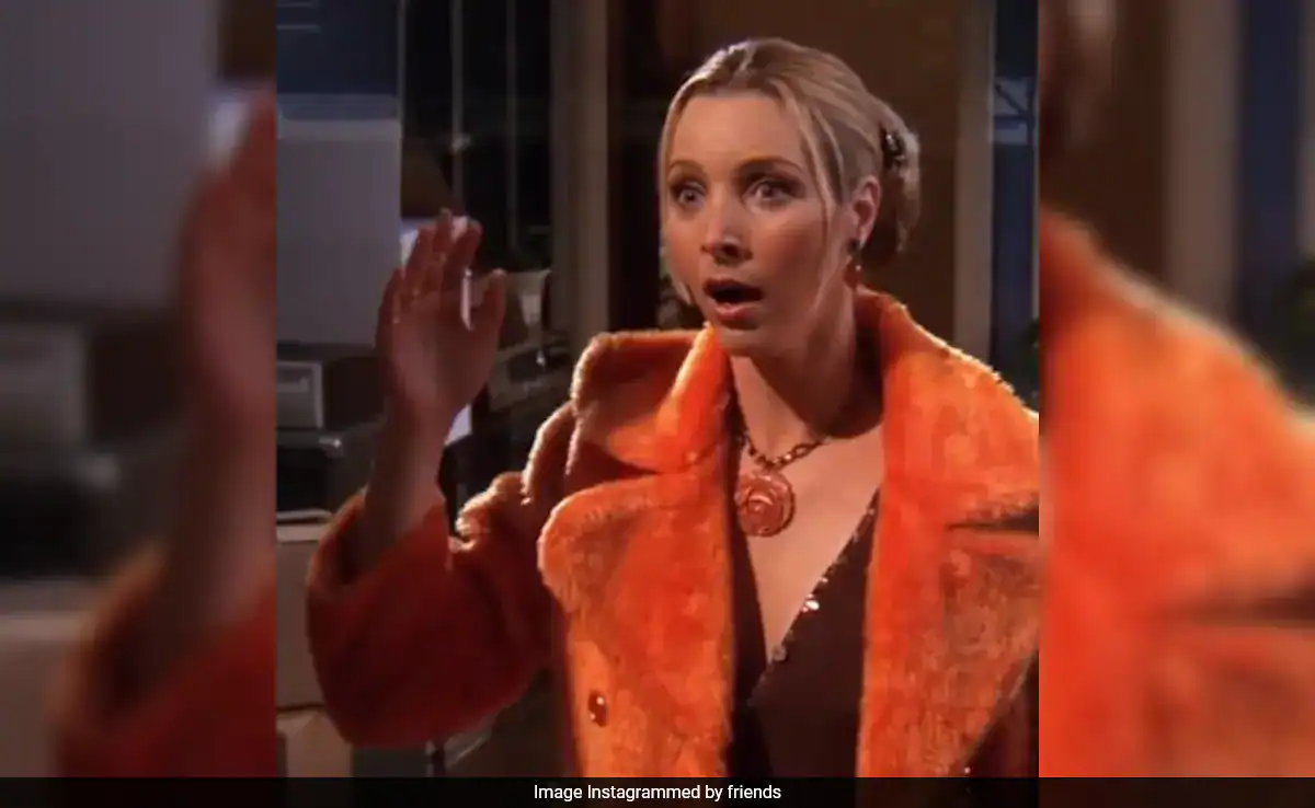 When Sandra Bullock Accidentally Addressed Lisa Kudrow As "Phoebe" At A Party