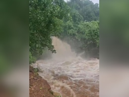 गोव्यातील पाली धबधब्यावर अडकलेल्या 80 जणांची सुटका
