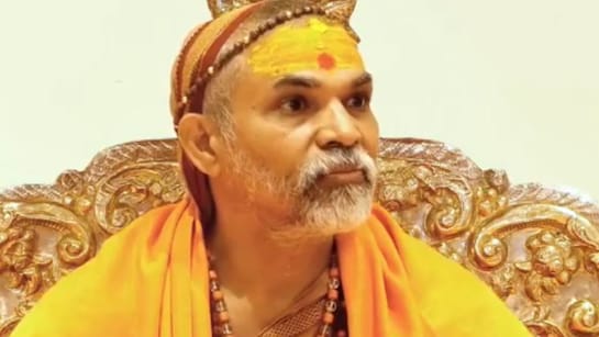 शंकराचार्य अविमुक्तेश्वरानंद की जान को खतरा, गुंडे संत के वेश में घुस रहे