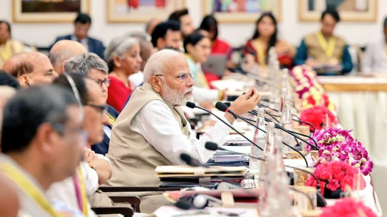 NITI Aayog Meeting : कोकणाचे पाणी वापरून मराठवाड्यातील दुष्काळ कायमचा संपवण्याबाबत चर्चा NITI Aayog Meeting : कोकणाचे पाणी वापरून मराठवाड्यातील दुष्काळ कायमचा संपवण्याबाबत चर्चा