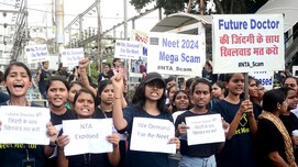 पिता-पुत्र की खुदकुशी और 12th फेल टॉपर...इन दो घटनाओं में छुपा है NEET का 'डार्क' सच