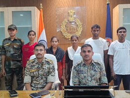 छत्तीसगढ़: 19 लाख रुपये के इनामी 5 नक्सलियों ने किया आत्मसमर्पण, इसलिए छोड़ा हिंसा का रास्ता छत्तीसगढ़: 19 लाख रुपये के इनामी 5 नक्सलियों ने किया आत्मसमर्पण, इसलिए छोड़ा हिंसा का रास्ता