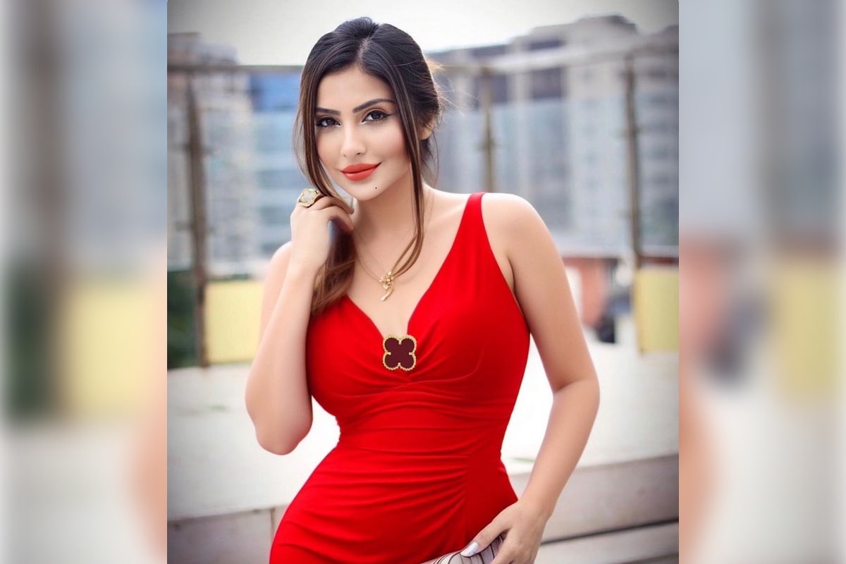 Exclusive! Armaan Malik is the Big Time Hypocrite & Villain of Bigg Boss OTT 3: Sana Sultan Khan Exclusive! Armaan Malik is the Big Time Hypocrite & Villain of Bigg Boss OTT 3: Sana Sultan Khan