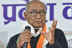 भोपाल: सीएम मोहन से  मिले दिग्विजय, नर्सिंग घोटाले पर हुई बात भोपाल: सीएम मोहन से  मिले दिग्विजय, नर्सिंग घोटाले पर हुई बात