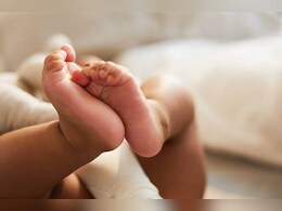 असम : भीषण बाढ़ के बीच महिला ने नाव पर ही दिया बच्ची को जन्म असम : भीषण बाढ़ के बीच महिला ने नाव पर ही दिया बच्ची को जन्म