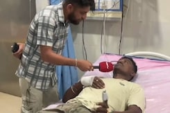 Naxal Attack in Bijapur: बीजापुर नक्सली हमले में घायल जवान से सुनिए कैसे हुआ अटैक Naxal Attack in Bijapur: बीजापुर नक्सली हमले में घायल जवान से सुनिए कैसे हुआ अटैक