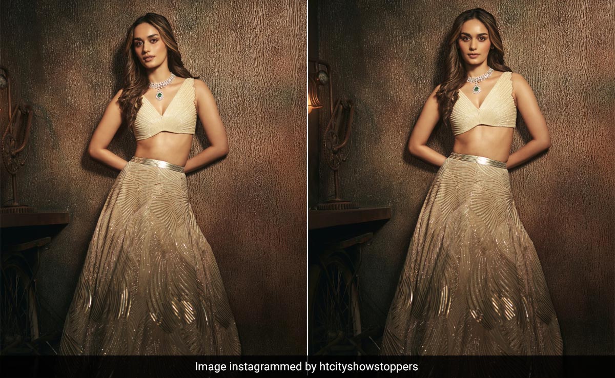 "Golden Hour" In A Metallic <i>Lehenga</i> Made A "Doorstep Delivery" To Manushi Chhillar