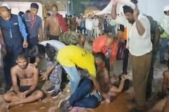 Jagannath Yatra 2024: जगन्नाथ रथ यात्रा के दौरान Puri में Stampede जैसे हालात, एक शख्स की मौत, दर्जनों घायल Jagannath Yatra 2024: जगन्नाथ रथ यात्रा के दौरान Puri में Stampede जैसे हालात, एक शख्स की मौत, दर्जनों घायल