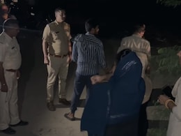 स्पा सेंटर पर ग्राहक बनकर पहुंची पुलिस अंदर का नजारा देख हुई दंग, यूट्यूब पत्रकारिता की आड़ में चला रहा था 'डर्टी गेम' स्पा सेंटर पर ग्राहक बनकर पहुंची पुलिस अंदर का नजारा देख हुई दंग, यूट्यूब पत्रकारिता की आड़ में चला रहा था 'डर्टी गेम'