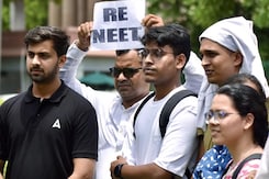 NEET Paper Leak Case: CBI ने दाखिल की रिपोर्ट, 18 जुलाई को Supreme Court में होगी सुनवाई NEET Paper Leak Case: CBI ने दाखिल की रिपोर्ट, 18 जुलाई को Supreme Court में होगी सुनवाई