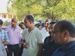 दफ्तर में घुसकर नायब तहसीलदार से मारपीट ! पुलिस ने तुरंत लिया ये एक्शन दफ्तर में घुसकर नायब तहसीलदार से मारपीट ! पुलिस ने तुरंत लिया ये एक्शन