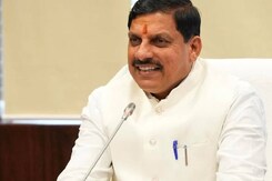 मोहन सरकार का बड़ा  तोहफा, 450 रुपये में  मिलेगा गैस सिलेंडर मोहन सरकार का बड़ा  तोहफा, 450 रुपये में  मिलेगा गैस सिलेंडर