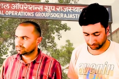 फर्जी डिग्री मामले में SOG ने दो आरोपियों को किया गिरफ्तार फर्जी डिग्री मामले में SOG ने दो आरोपियों को किया गिरफ्तार