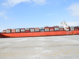 अदाणी ग्रुप के विड़िन्यम पोर्ट पर पहली मदरशिप का भव्य स्वागत, पोर्ट इंडस्ट्री के लिए ये ऐतिहासिक पल