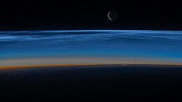 पहले नहीं देखा होगा चांद का ऐसा रूप, NASA ने शेयर की इंटरनेशनल स्पेस सेंटर के यूनिक प्वाइंट से ली गई अद्भुत तस्वीर