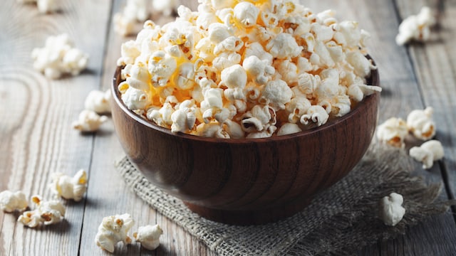 These snacks such as air-popped popcorn can help you lose weight even as a volume eater