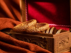 घर में कितना सोना रखना है कानूनी? जानें बिना बिल वाले गहनों पर Income Tax का नियम, वरना हो सकता है जब्त!