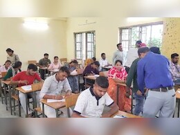 ये कैसी व्यवस्था...परीक्षा हॉल में खुलेआम नकल करते दिखे छात्र, SDM तक पहुंची बात, फिर ऐसे भागते दिखे छात्र