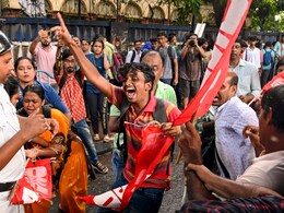 हिंसक विरोध प्रदर्शन के बीच पूरे बांग्लादेश में कर्फ्यू, अब तक 105 की मौत, सेना भी तैनात हिंसक विरोध प्रदर्शन के बीच पूरे बांग्लादेश में कर्फ्यू, अब तक 105 की मौत, सेना भी तैनात