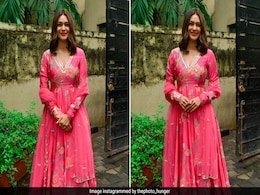 Monsoon Greys Were Washed Away When Mrunal Thakur Showed Up In A Pink <i>Anarkali</i> Monsoon Greys Were Washed Away When Mrunal Thakur Showed Up In A Pink <i>Anarkali</i>