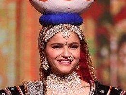 Rubina Dilaik Dance Video: रूबीना दिलैक ने जब 500 कीलों पर खड़े होकर घूमर गाने पर किया था डांस, फैंस बोले- सीजन इन्होंने ही जीता ना? Rubina Dilaik Dance Video: रूबीना दिलैक ने जब 500 कीलों पर खड़े होकर घूमर गाने पर किया था डांस, फैंस बोले- सीजन इन्होंने ही जीता ना?