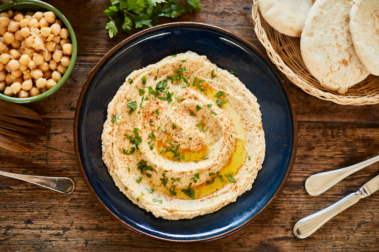 She shares that paneer contains slow-digesting casein protein, which aids muscle recovery