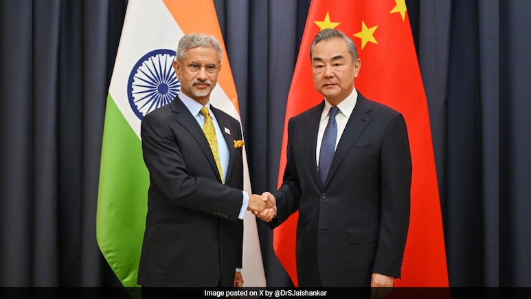 क्‍या वाकई 'दोस्‍ती' का संदेश लेकर भारत आए हैं चीन के विदेश मंत्री या फिर माजरा कुछ और है?  