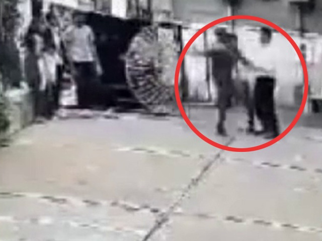 A Security Guard Gets Stabbed By A Student At A College In Bengaluru