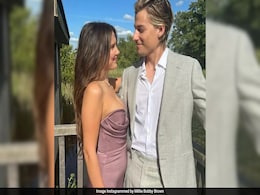 <i>Stranger Things</i> Actor Millie Bobby Brown Shares An Adorable Pic With Husband Jake Bongiovi: "Forever Wedding Date" <i>Stranger Things</i> Actor Millie Bobby Brown Shares An Adorable Pic With Husband Jake Bongiovi: "Forever Wedding Date"
