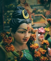 Sawan 2025 : पति की लंबी आयु और सुखी वैवाहिक जीवन के लिए विवाहित स्त्रियां करें ये काम