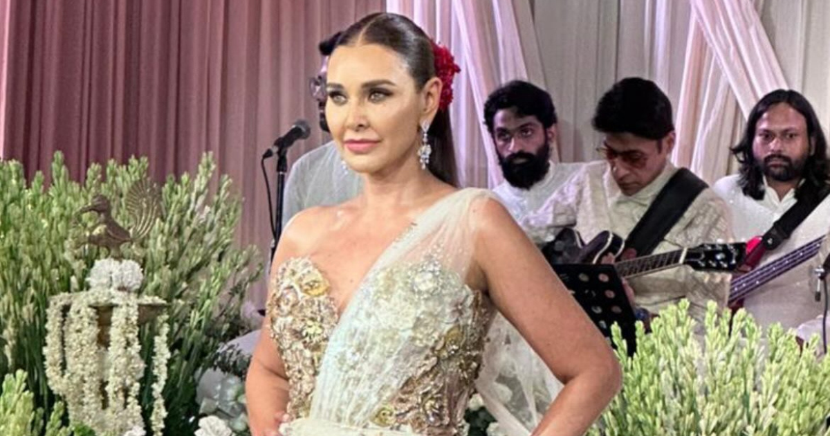 Lisa Ray Created Magic On The Ramp In A Stunning Rahul Mishra <i>Saree</i> Gown At ICW 2024