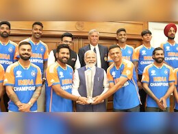 पंतप्रधान मोदींनी घेतली टीम इंडियाची भेट, रोहित-द्रविडसह घेतली ट्रॉफी, Video