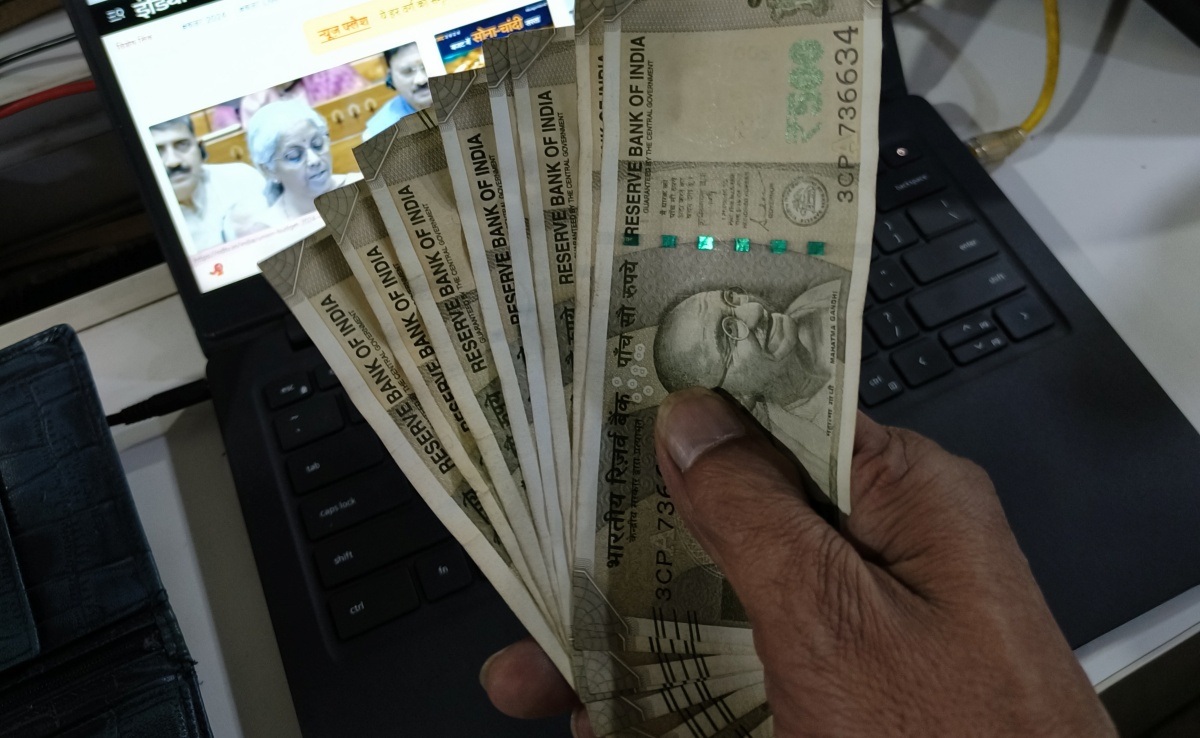 Budget 2024: चार्ट से समझें कैलकुलेशन - Standard Deduction बढ़ोतरी, Income Tax Slabs में बदलाव से किसे कितना फ़ायदा