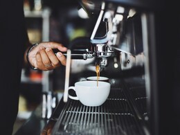 कॉफ़ी लवर्स के लिए एस्प्रेसो मशीनों पर हैवी डिस्काउंट, अमेज़ॅन से 56% तक की छूट पर अभी खरीदें