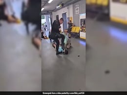 Video: UK Cops Kick 2 Suspects At Airport During Arrests, Spark Protest Video: UK Cops Kick 2 Suspects At Airport During Arrests, Spark Protest