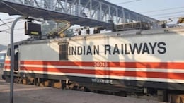 <i>"Yaatri Kripya Dhyan Dein"</i>: This Viral Video Of Railways Announcements Has Internet In Splits
