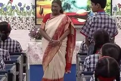 राष्ट्रपति द्रौपदी मुर्मू की क्लास बच्चों को बताया पौधों का महत्व