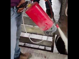 भागो, ट्रेन में आग लगी...: समस्तीपुर स्टेशन पर मची अफरा-तफरी, जब सामने आई सच्चाई तो... भागो, ट्रेन में आग लगी...: समस्तीपुर स्टेशन पर मची अफरा-तफरी, जब सामने आई सच्चाई तो...