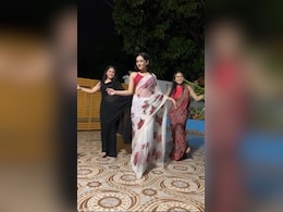 बारिश में भीगते हुए 3 लड़कियों ने साड़ी में किया ऐसा डांस, ऐश्वर्या के गाने पर जीत लिया यूजर्स का दिल, लोग बोले- इसे कहते हैं टैलेंट बारिश में भीगते हुए 3 लड़कियों ने साड़ी में किया ऐसा डांस, ऐश्वर्या के गाने पर जीत लिया यूजर्स का दिल, लोग बोले- इसे कहते हैं टैलेंट