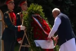 PM Modi Russia Visit: रूस में दूसरे विश्वयुद्ध के शहीद जवानों को पीएम मोदी ने दी श्रद्धांजलि PM Modi Russia Visit: रूस में दूसरे विश्वयुद्ध के शहीद जवानों को पीएम मोदी ने दी श्रद्धांजलि