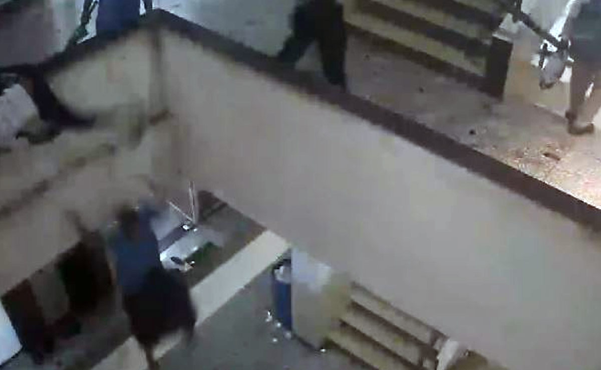 Prank Goes Wrong: Woman Falls From 3rd Floor In Mumbai Building, Dies Prank Goes Wrong: Woman Falls From 3rd Floor In Mumbai Building, Dies