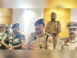 पठानकोट में वायरल तस्वीर में दिखे संदिग्ध हैं बीएसएफ के ही जवान, पंजाब डीजीपी ने की पुष्टि पठानकोट में वायरल तस्वीर में दिखे संदिग्ध हैं बीएसएफ के ही जवान, पंजाब डीजीपी ने की पुष्टि