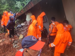 लवासात भूस्खलन, पावसामुळे 3 बंगले घसरले; दोघांचा मृत्यू लवासात भूस्खलन, पावसामुळे 3 बंगले घसरले; दोघांचा मृत्यू