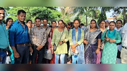 MP में पेसा मोबिलाजर्स ने लगाई गुहार, कहा-साहब! चार हजार मानदेय में नहीं हो रहा परिवार का भरण-पोषण, कुछ हमारे ऊपर भी दया कीजिए......