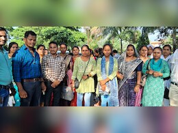 MP में पेसा मोबिलाजर्स ने लगाई गुहार, कहा-साहब! चार हजार मानदेय में नहीं हो रहा परिवार का भरण-पोषण, कुछ हमारे ऊपर भी दया कीजिए...... MP में पेसा मोबिलाजर्स ने लगाई गुहार, कहा-साहब! चार हजार मानदेय में नहीं हो रहा परिवार का भरण-पोषण, कुछ हमारे ऊपर भी दया कीजिए......