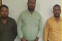 Uttar Pradesh में NET Exam में नकल, Meerut की Subharti University में STF का छापा Uttar Pradesh में NET Exam में नकल, Meerut की Subharti University में STF का छापा